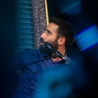 Dünyamı al ama bakışını alma